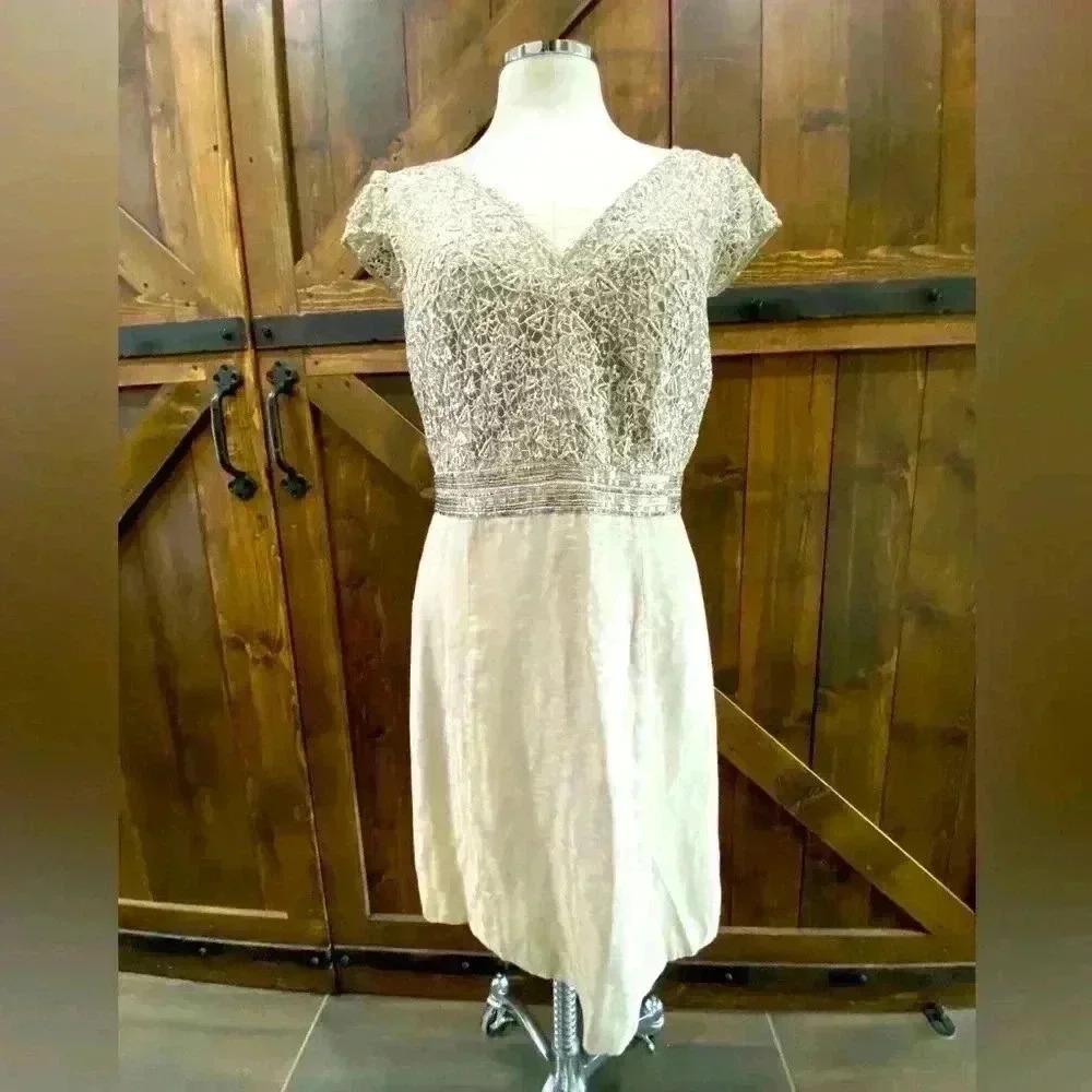 Kay Unger New York Silver Lace & Sequins Elevated Cocktail Dress Size 14 - Picture 4 of 14